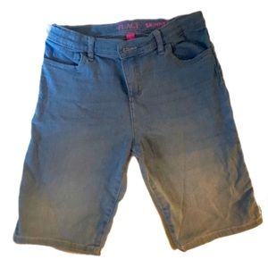 Children’s Place Lighter Denim Shorts Size 12 Skimmers